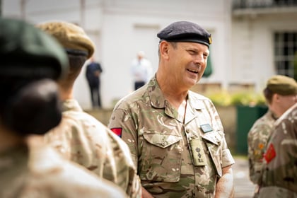 Col Graham Thorne speaks with cadets