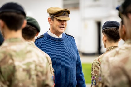 Col Graham Thorne speaks with cadets